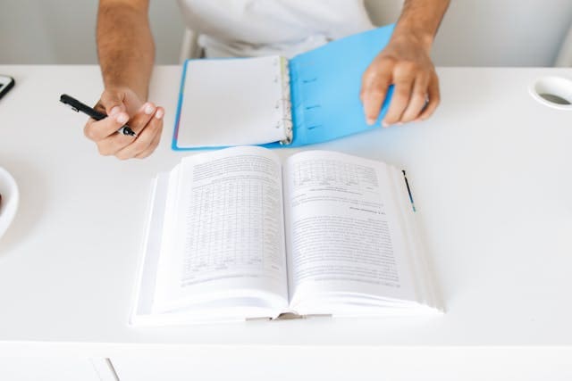 Imagem de capa de Cursos online para carreiras no serviço público federal