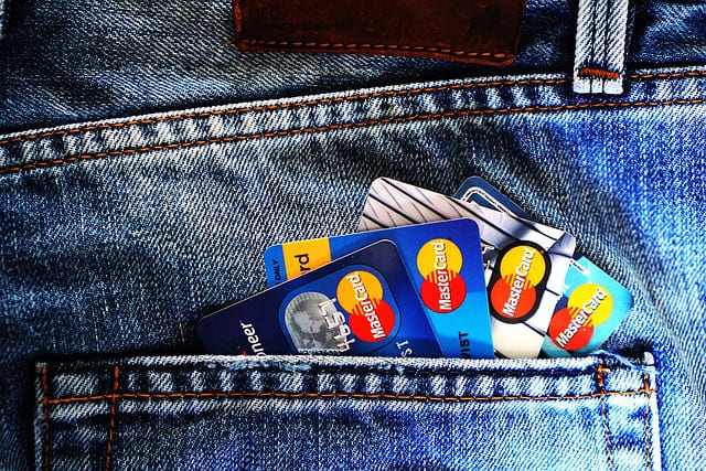 Imagem de capa de Consumer Rights and Fee Transparency in Credit Cards