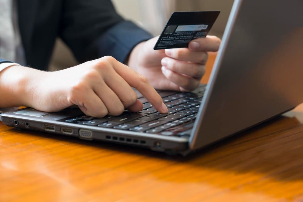 Imagem de East West Bank Platinum Rewards Card Overview